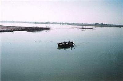 фото отеля Umaid Lake Palace Resort Dausa