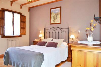 фото отеля Hostal Almanzor Navarredonda de Gredos