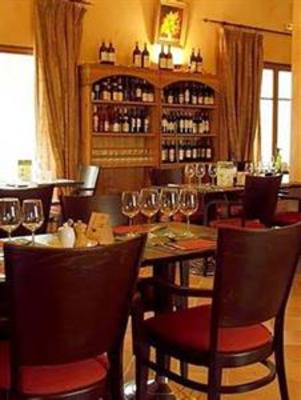 фото отеля Domaine De La Brie Hotel Crecy-la-Chapelle