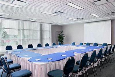 фото отеля Residence & Conference Centre Hamilton (Canada)