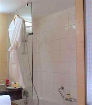 фото отеля Courtyard by Marriott Paris La Defense West Colombes