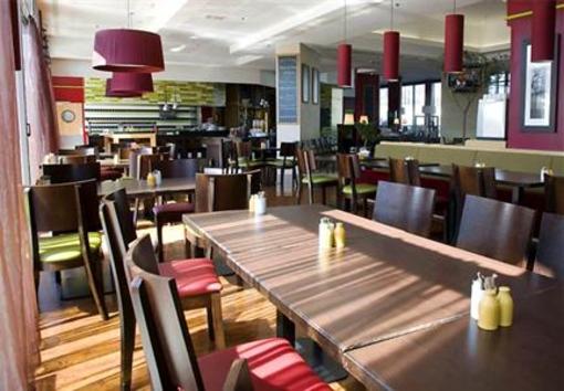 фото отеля Courtyard by Marriott Paris La Defense West Colombes