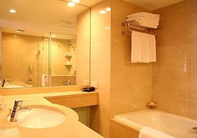 фото отеля Ramada Plaza Hotel Dalian