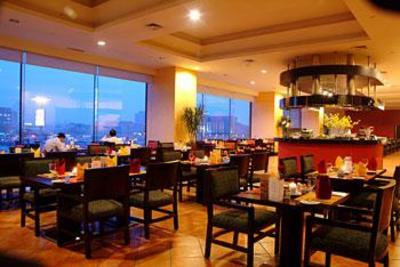 фото отеля Ramada Plaza Hotel Dalian