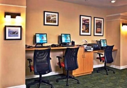 фото отеля TownePlace Suites Clinton at Andrews Air Force Base