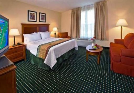 фото отеля TownePlace Suites Clinton at Andrews Air Force Base