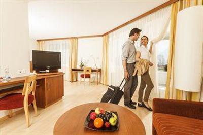 фото отеля Swiss Holiday Park