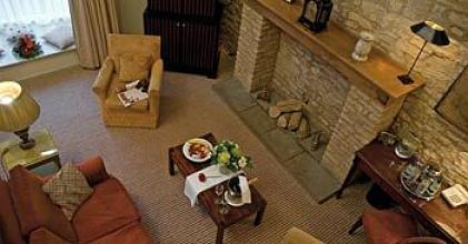 фото отеля Macdonald Bear Hotel