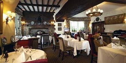 фото отеля Macdonald Bear Hotel