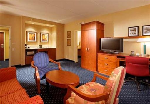 фото отеля Courtyard Hotel Hamilton