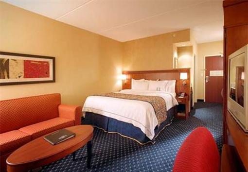 фото отеля Courtyard Hotel Hamilton