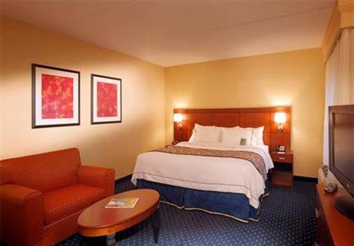 фото отеля Courtyard Hotel Hamilton