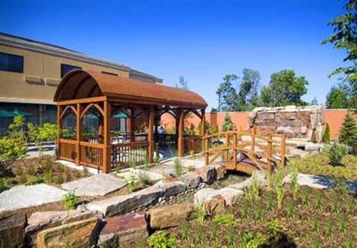 фото отеля Courtyard Hotel Hamilton