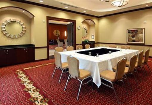 фото отеля Courtyard Hotel Hamilton