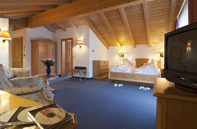 фото отеля Hotel Rheinischer Hof Garmisch-Partenkirchen