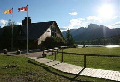 фото отеля Nakoda On the Lake Lodge Morley (Canada)