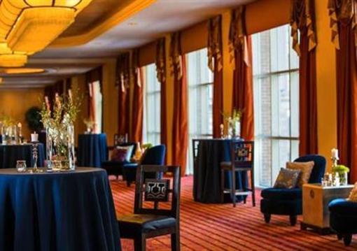 фото отеля Renaissance St. Louis Grand & Suites