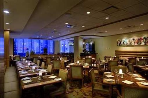 фото отеля Hilton Garden Inn Montreal Centre-ville