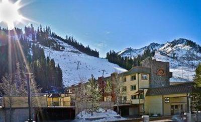 фото отеля Red Wolf Lodge at Squaw Valley