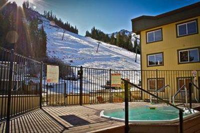 фото отеля Red Wolf Lodge at Squaw Valley