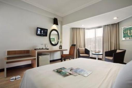 фото отеля Hotel Santika Premiere Jogja