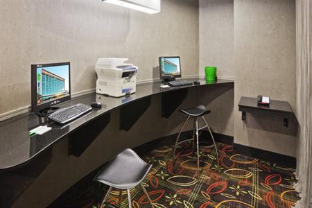 фото отеля Holiday Inn Tulsa City Center