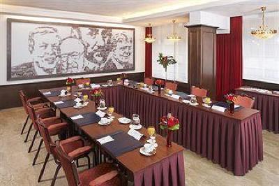 фото отеля Golden Tulip Hotel Central