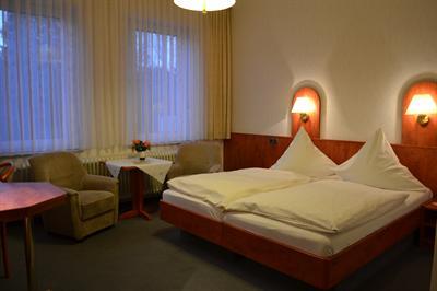 фото отеля Stadt-gut-Hotel Haus Germania