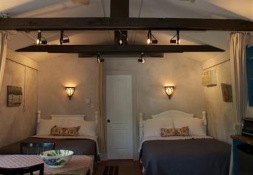 фото отеля Auberge Old Chelsea B&B