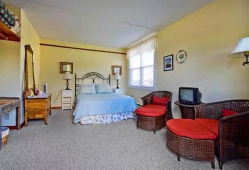 фото отеля Bayview Pines Country Inn Mahone Bay