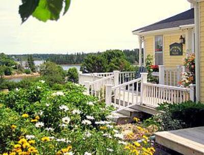 фото отеля Bayview Pines Country Inn Mahone Bay