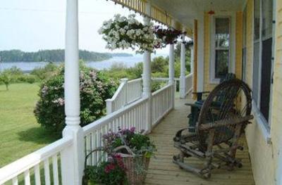 фото отеля Bayview Pines Country Inn Mahone Bay