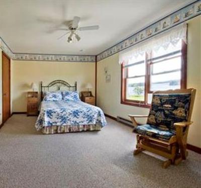 фото отеля Bayview Pines Country Inn Mahone Bay