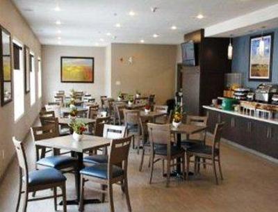 фото отеля Days Inn And Suites Yorkton