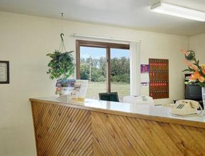 фото отеля Super 8 Motel Staples
