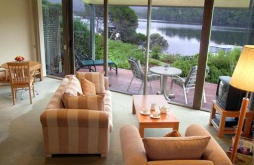 фото отеля Gipsy Point Lakeside Boutique Resort