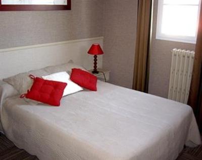 фото отеля Hotel Les Trois Rois Villers-Bocage