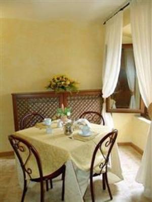 фото отеля Ostello Locanda Arcos Hotel Anticoli Corrado