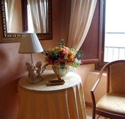 фото отеля Ostello Locanda Arcos Hotel Anticoli Corrado