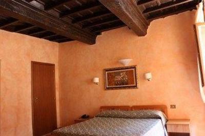 фото отеля Ostello Locanda Arcos Hotel Anticoli Corrado