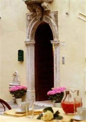 фото отеля Ostello Locanda Arcos Hotel Anticoli Corrado