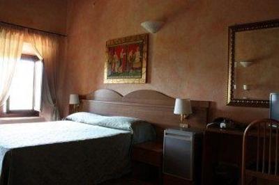 фото отеля Ostello Locanda Arcos Hotel Anticoli Corrado