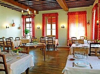 фото отеля Hostellerie Bressane Saint-Germain-du-Bois