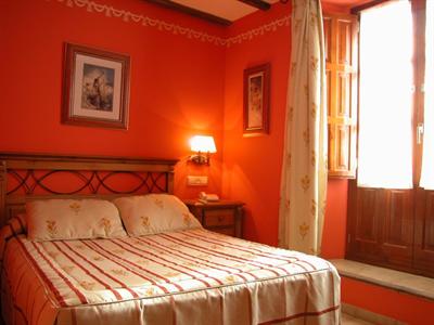 фото отеля Hostal San Martin Molinos de Duero