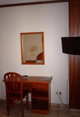 фото отеля Hostal San Martin Molinos de Duero