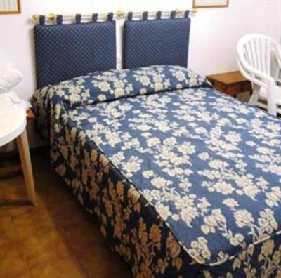 фото отеля Apartamentos Llebeig