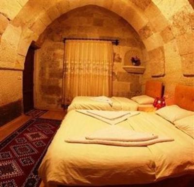 фото отеля Falcon Cave Suites