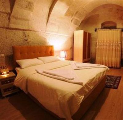 фото отеля Falcon Cave Suites