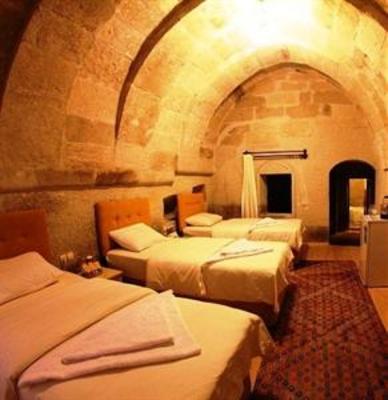 фото отеля Falcon Cave Suites