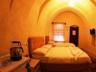 фото отеля Falcon Cave Suites